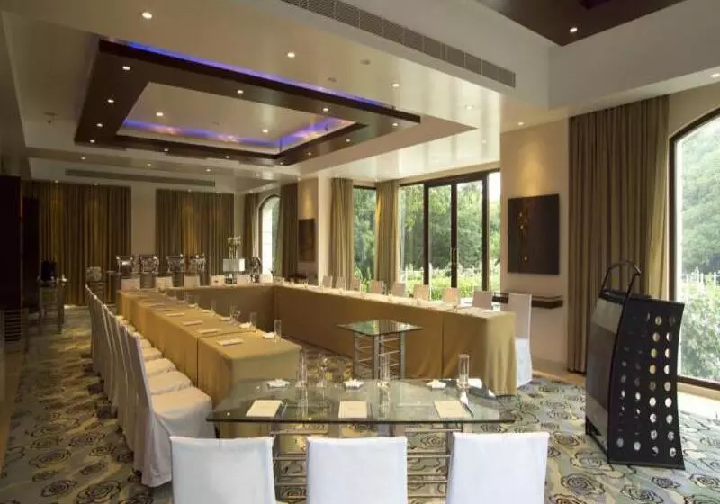 Fotos del hotel The Raintree, St. Mary’s Road:  7