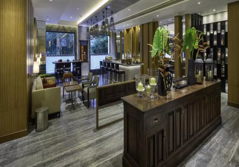 Fotos del hotel The Raintree, St. Mary’s Road:  21