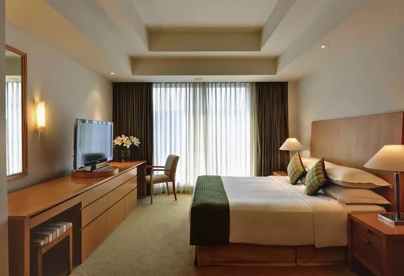 Grand Hyatt Mumbai Hotel And Residences