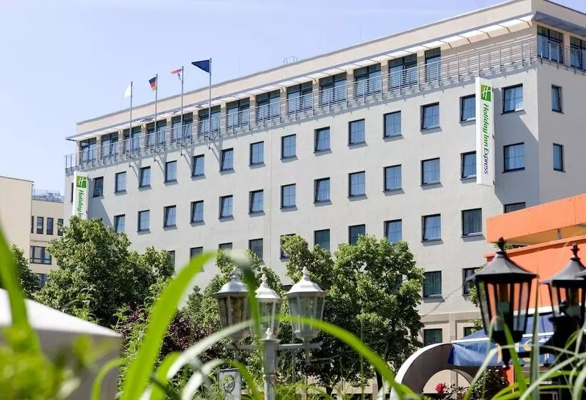 Fotos del hotel Holiday Inn Express Berlin City Centre, An Ihg:  9