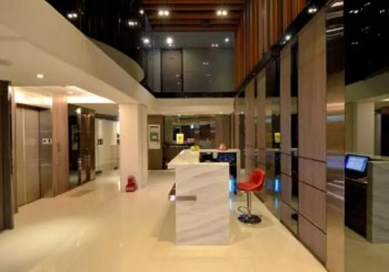 Fotos del hotel Regal Executive Suites:  8