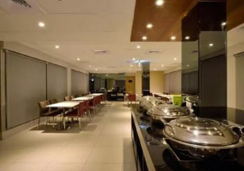 Fotos del hotel Regal Executive Suites:  5