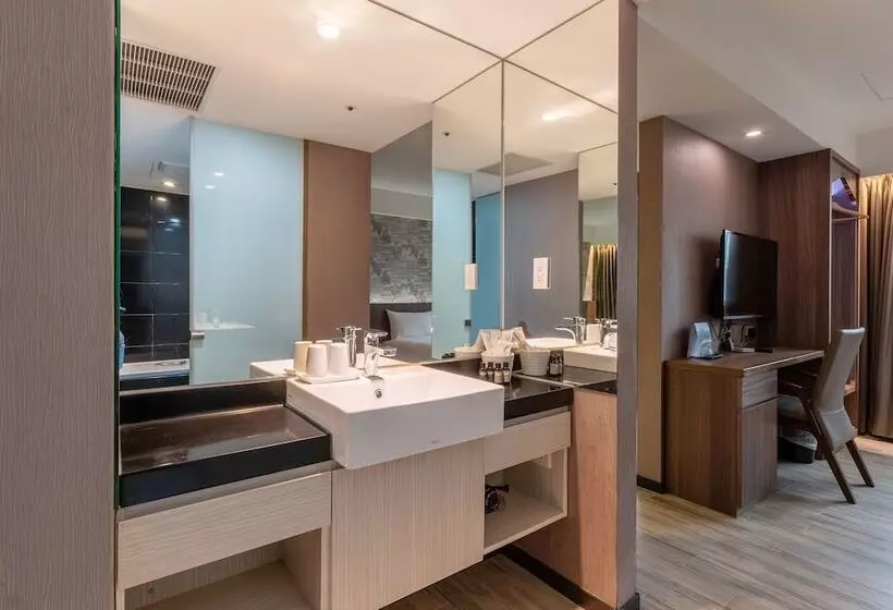 Fotos del hotel Regal Executive Suites:  24