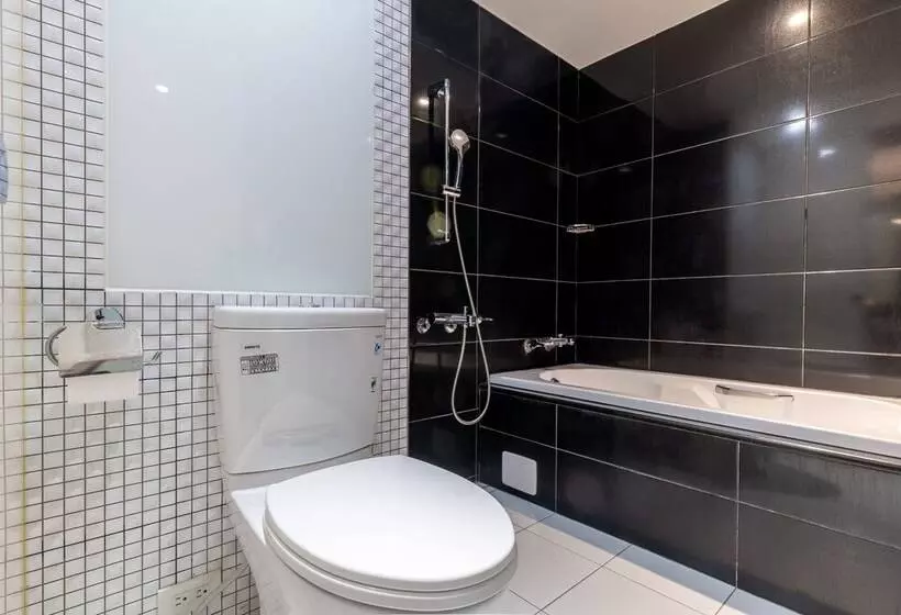 Fotos del hotel Regal Executive Suites:  13