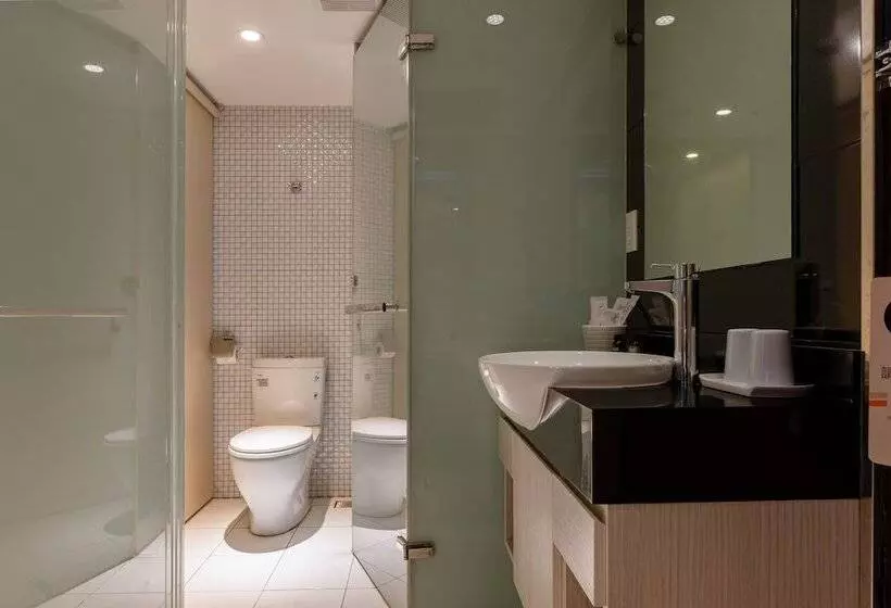 Fotos del hotel Regal Executive Suites:  12