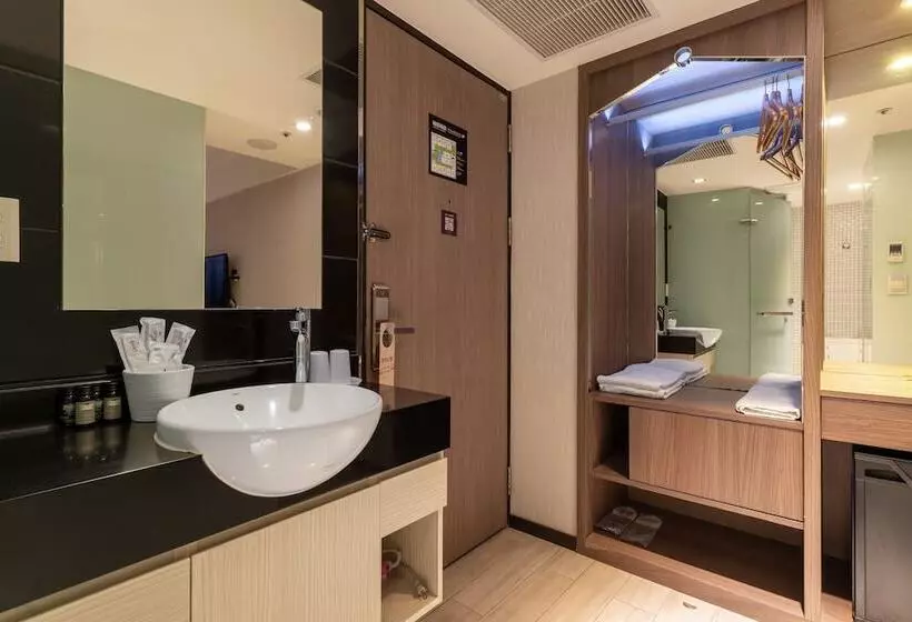 Fotos del hotel Regal Executive Suites:  25