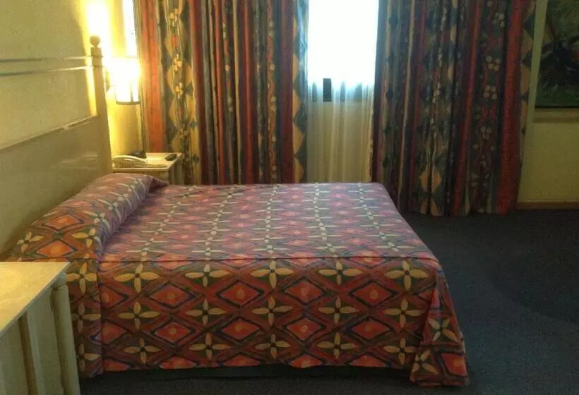 Fotos del hotel Sevilla:  16