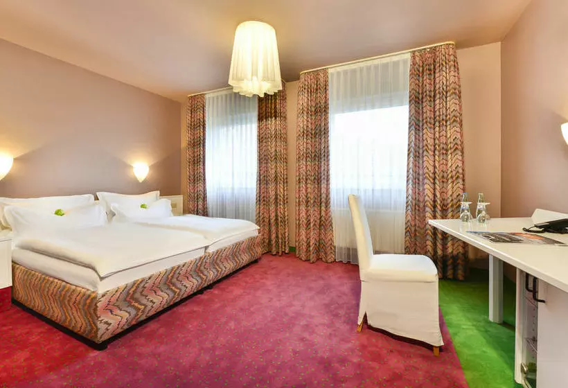 Fotos del hotel Airport Hotel By The New Yorker:  12