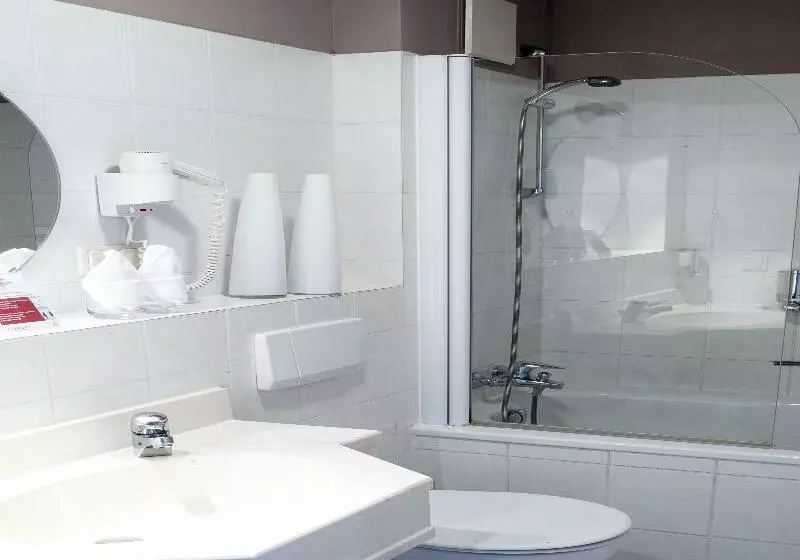 Fotos del hotel Airport Hotel By The New Yorker:  5