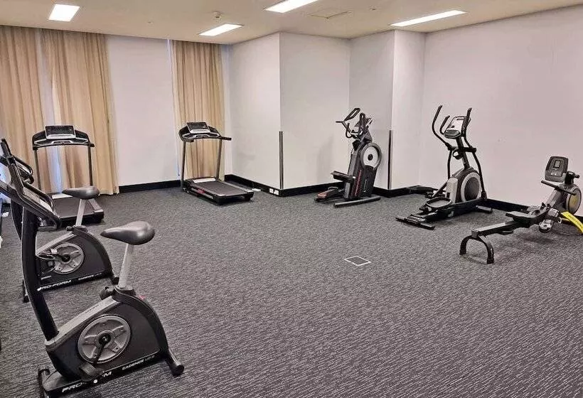 Fotos del hotel Metro Advance Apartments &:  3