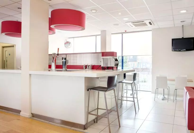 Fotos del hotel Travelodge London Kew Bridge:  7