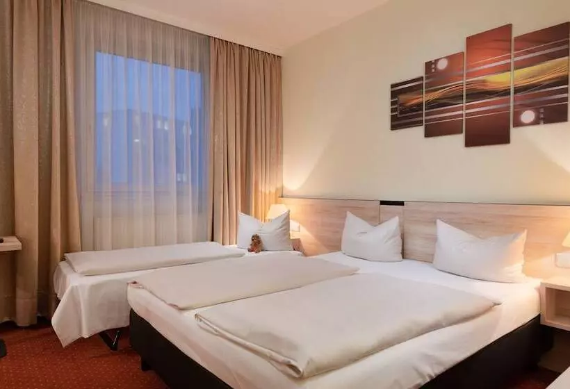 Fotos del hotel Novina Hotel Südwestpark:  13