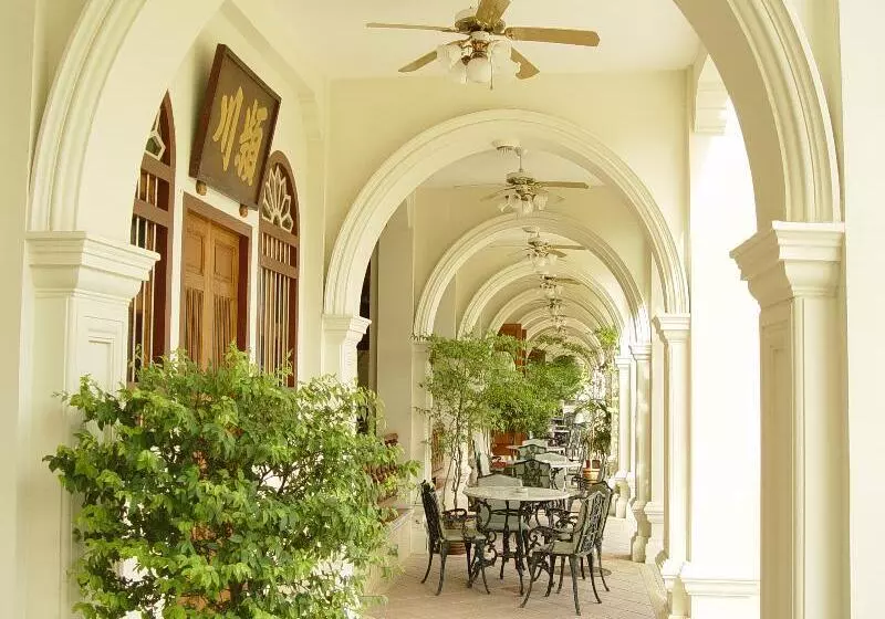 Fotos del hotel The Old Phuket  Karon Beach Resort  Sha Plus:  11