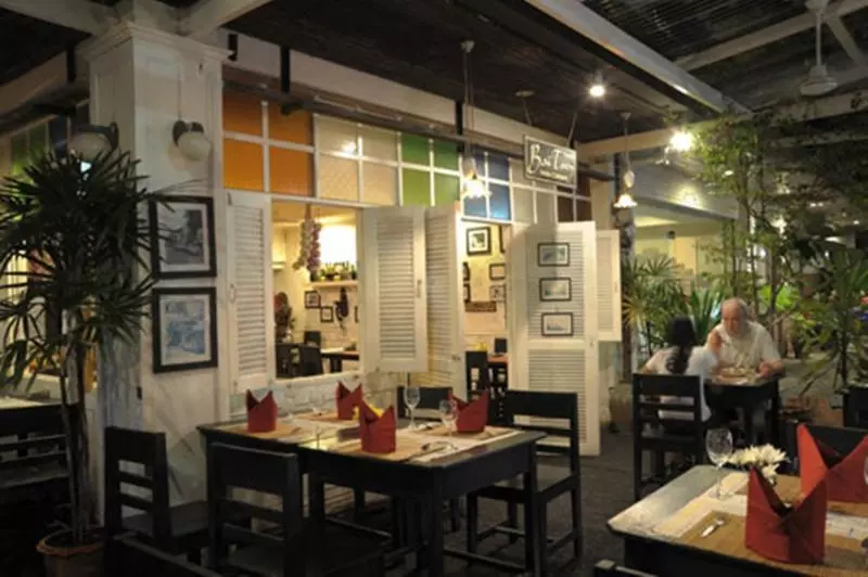 Fotos del hotel The Old Phuket  Karon Beach Resort  Sha Plus:  4