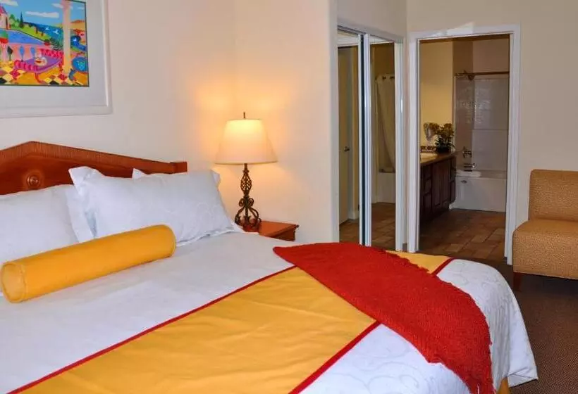 Fotos del hotel Club De Soleil All-suite Resort:  18