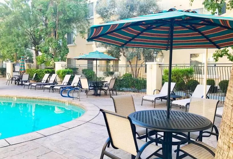 Fotos del hotel Club De Soleil All-suite Resort:  2