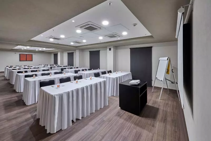 Fotos del hotel City Express Tijuana Otay:  5