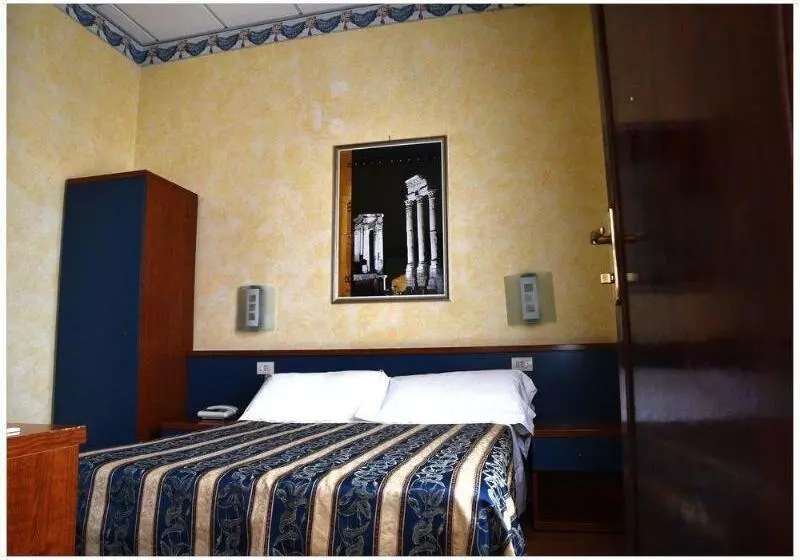 Fotos del hotel Julia:  20