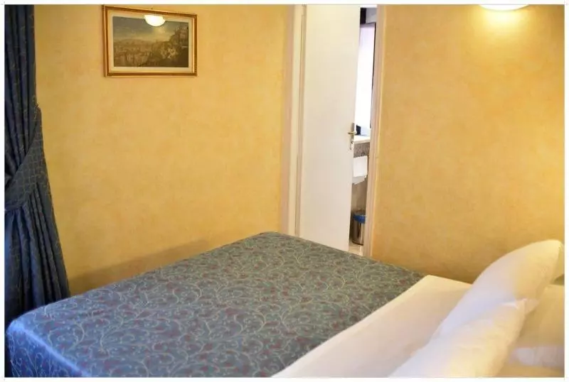 Fotos del hotel Julia:  18