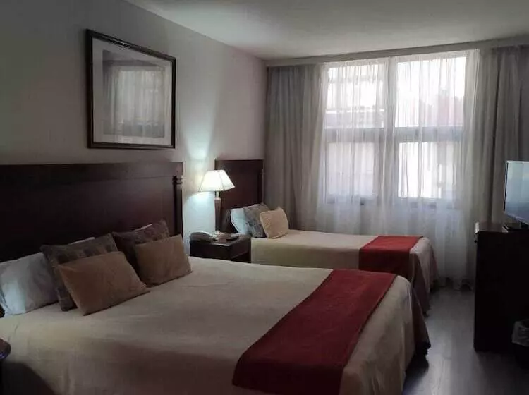 Fotos del hotel Reconquista Garden:  12