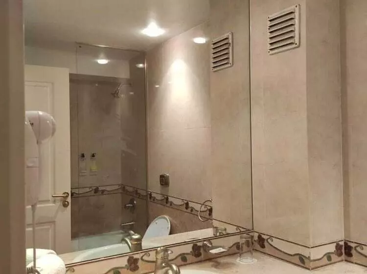 Fotos del hotel Reconquista Garden:  5