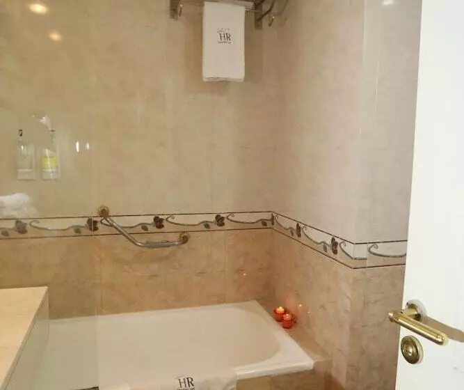 Fotos del hotel Reconquista Garden:  8