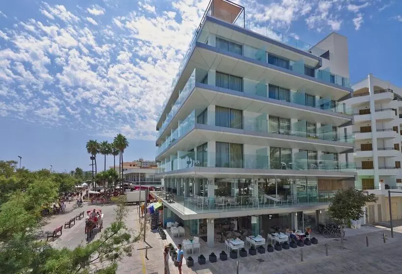 Kyrat Amarac  Adults Only