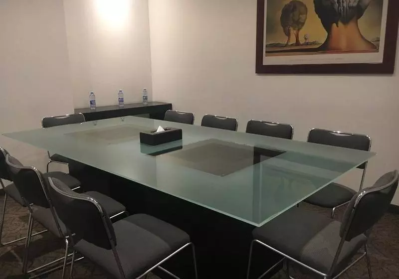 Fotos del hotel We Hotel Aeropuerto:  9