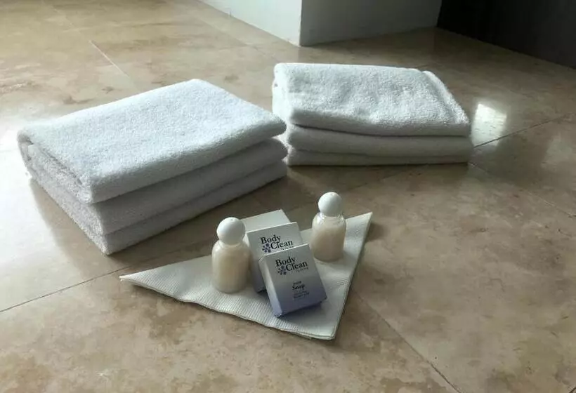 Fotos del hotel We Hotel Aeropuerto:  6