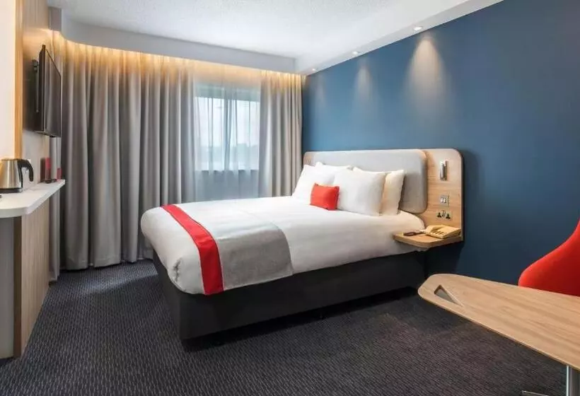 Holiday Inn Express Oxford Kassam Stadium, An Ihg