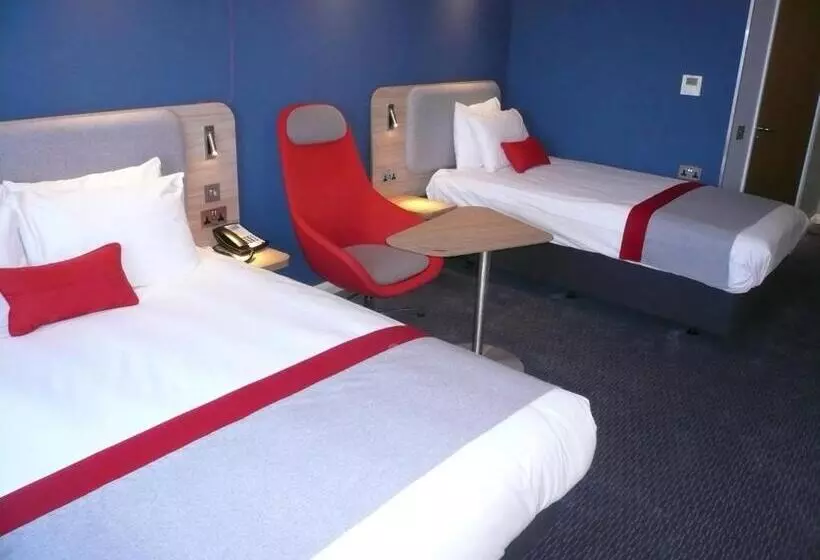 Fotos del hotel Holiday Inn Express Oxford Kassam Stadium, An Ihg:  6