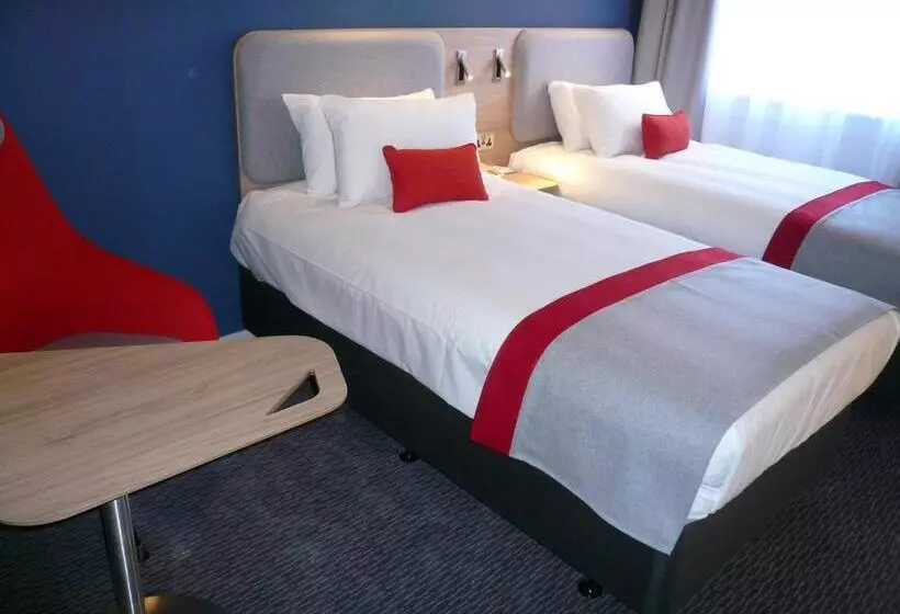 Fotos del hotel Holiday Inn Express Oxford Kassam Stadium, An Ihg:  18