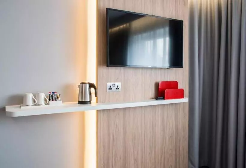 Fotos del hotel Holiday Inn Express Oxford Kassam Stadium, An Ihg:  25