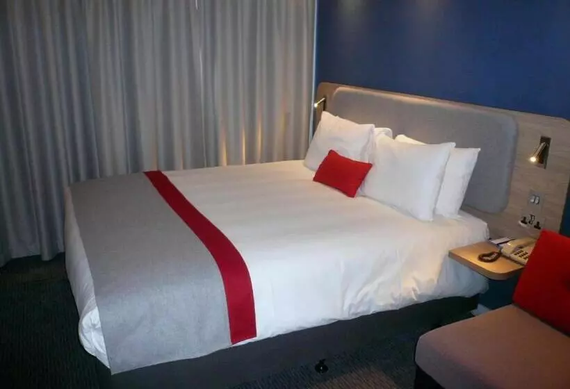 Fotos del hotel Holiday Inn Express Oxford Kassam Stadium, An Ihg:  20