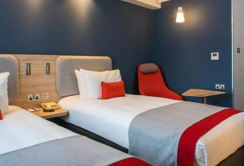 Fotos del hotel Holiday Inn Express Oxford Kassam Stadium, An Ihg:  19