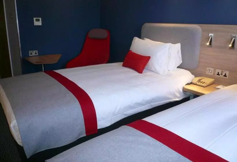Fotos del hotel Holiday Inn Express Oxford Kassam Stadium, An Ihg:  16