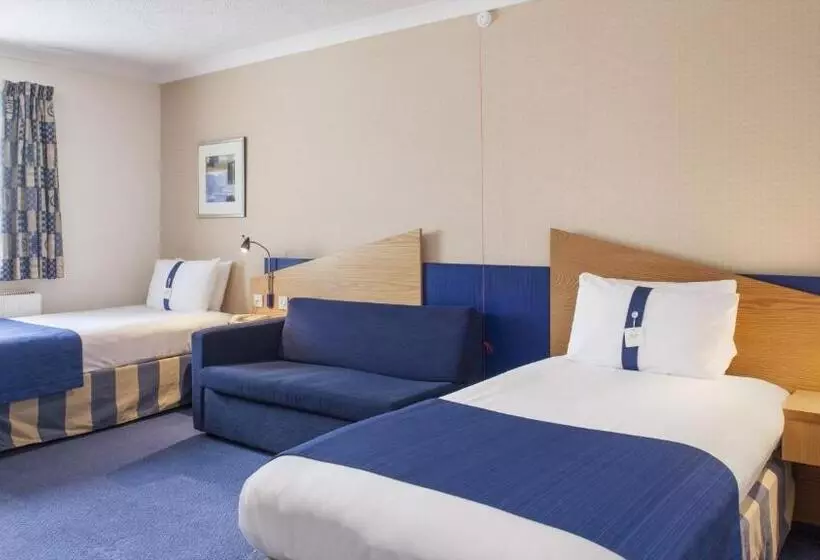 Fotos del hotel Holiday Inn Express Oxford Kassam Stadium, An Ihg:  12