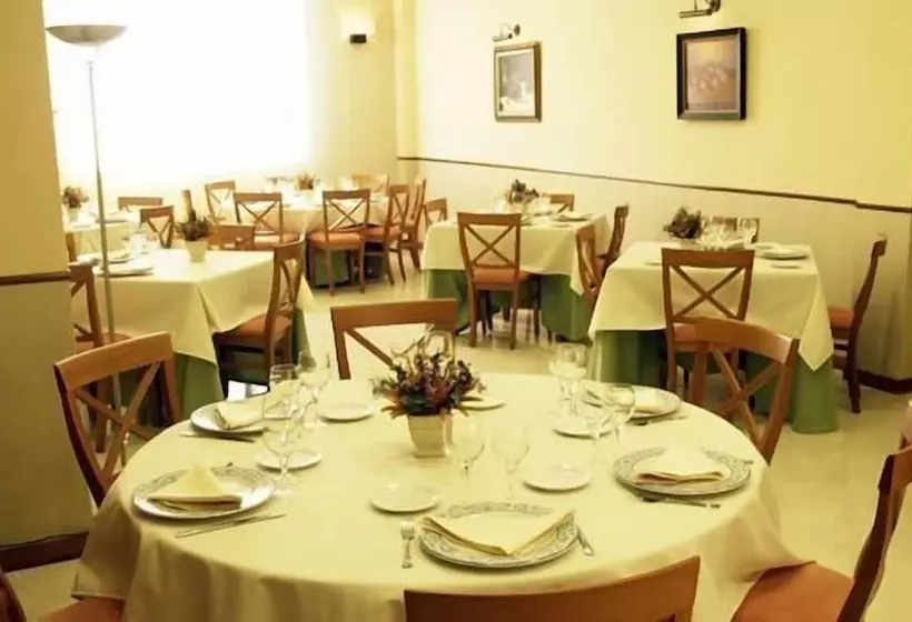 Fotos del hotel Isur Llerena:  4