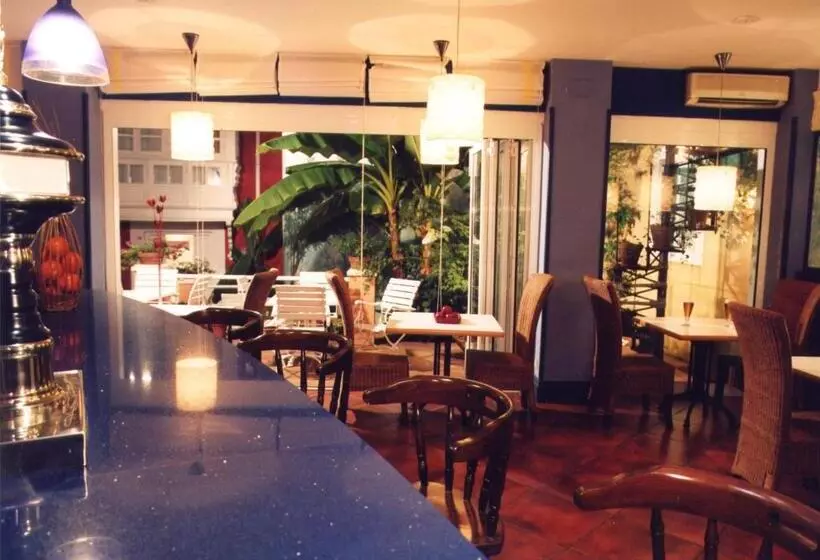 Fotos del hotel Marina De Campios:  2