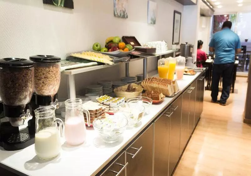 Fotos del hotel Uthgra De Las Luces:  4