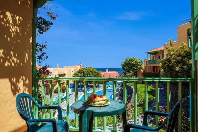 Fotos del hotel Apartamentos La Caleta:  13