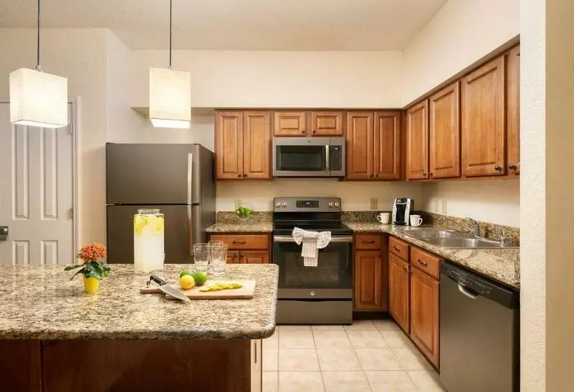 Fotos del hotel Floridays Orlando Two & Three Bed Rooms Condo Resort:  8