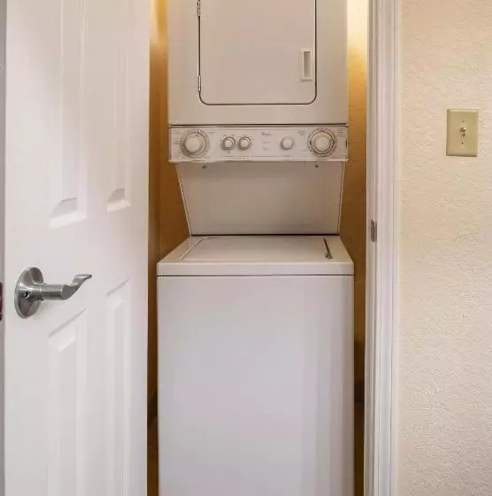 Fotos del hotel Floridays Orlando Two & Three Bed Rooms Condo Resort:  25