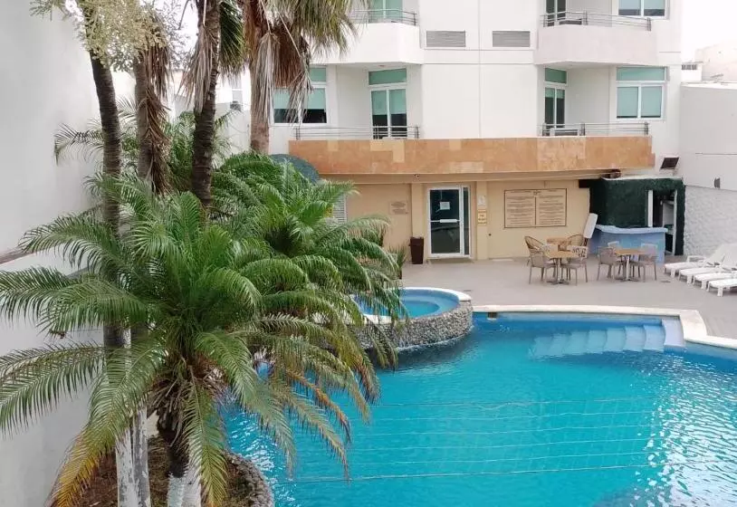 Fotos del hotel Angeles Suites & Hotel:  2