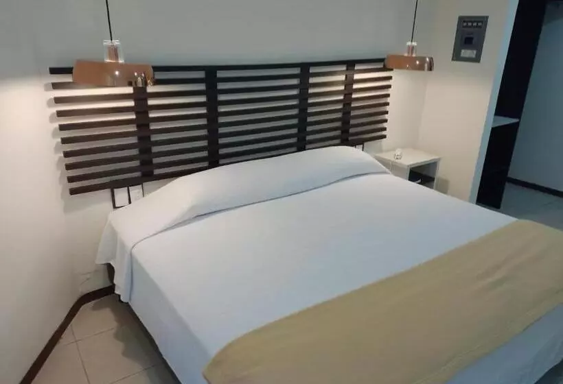 Fotos del hotel Angeles Suites & Hotel:  7