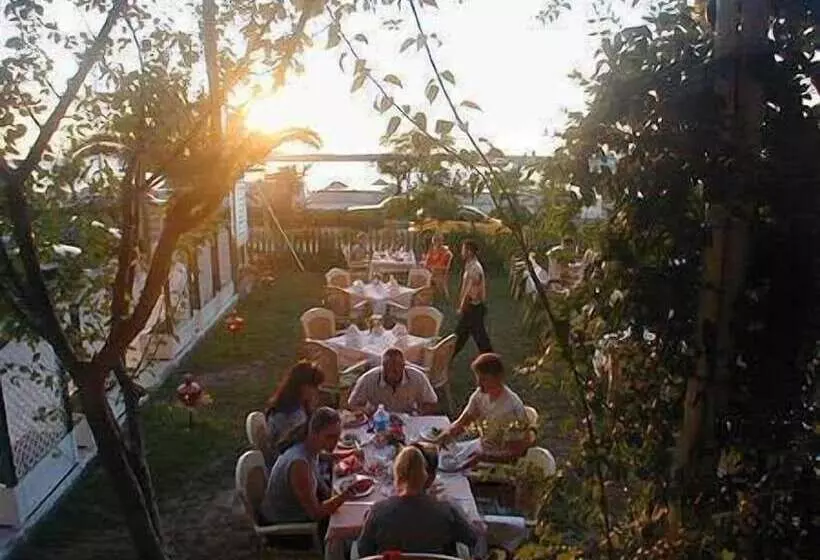 Fotos del hotel Sozer:  4