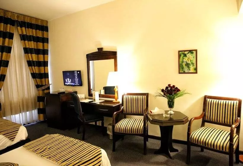 Fotos del hotel Al Fanar Palace  And Suites:  2