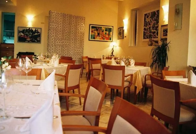 Fotos del hotel Peristil:  3