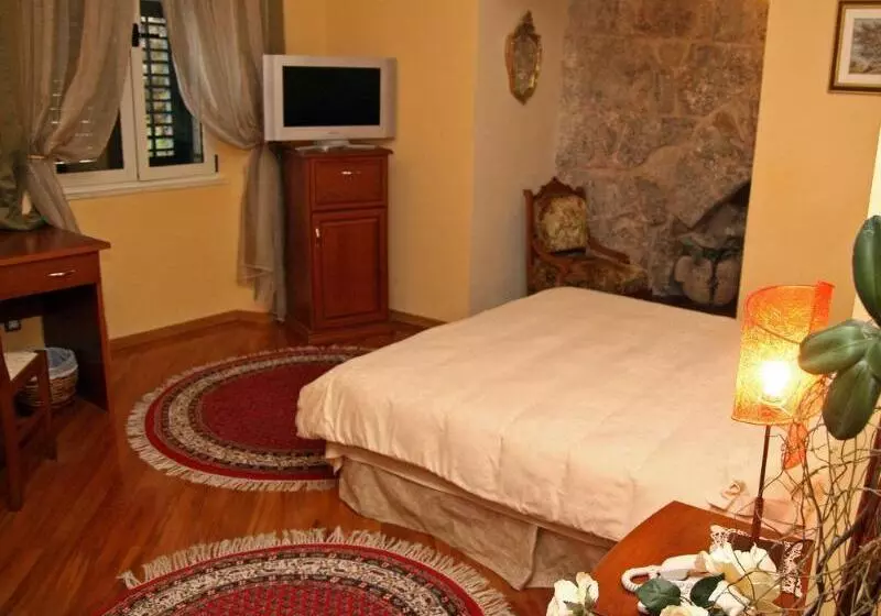 Fotos del hotel Peristil:  6