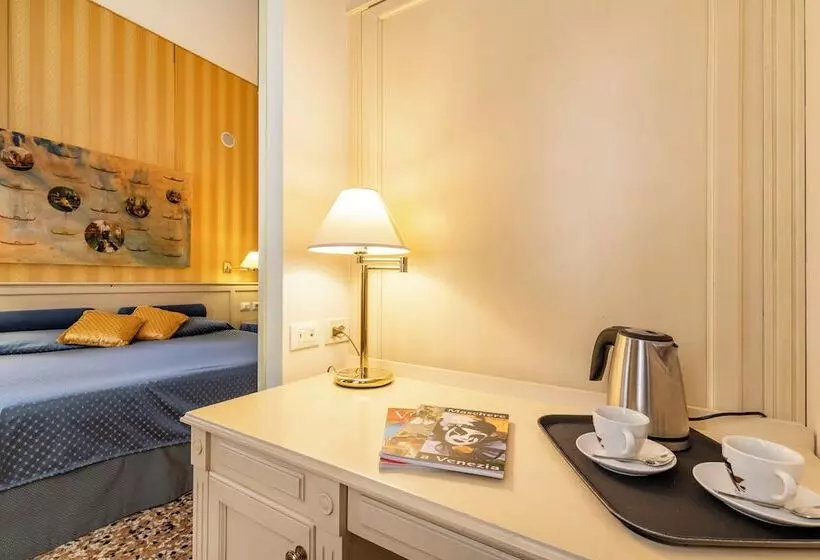 Fotos del hotel Bella Venezia:  20